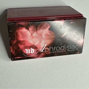 Urban Decay eyeshadow Aphrodisiac